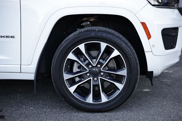 2022 Jeep Grand Cherokee Overland photo 4