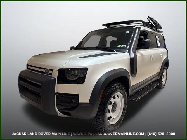 2024 Land Rover Defender S's photo