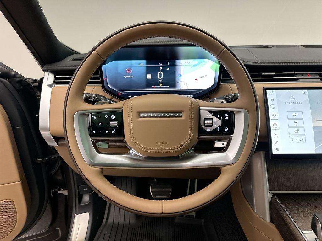 2025 Land Rover Range Rover SE photo 10