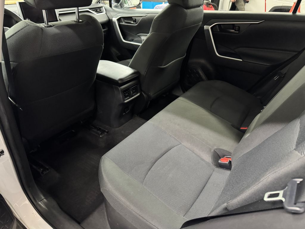 2023 Toyota RAV4 Hybrid LE photo 11