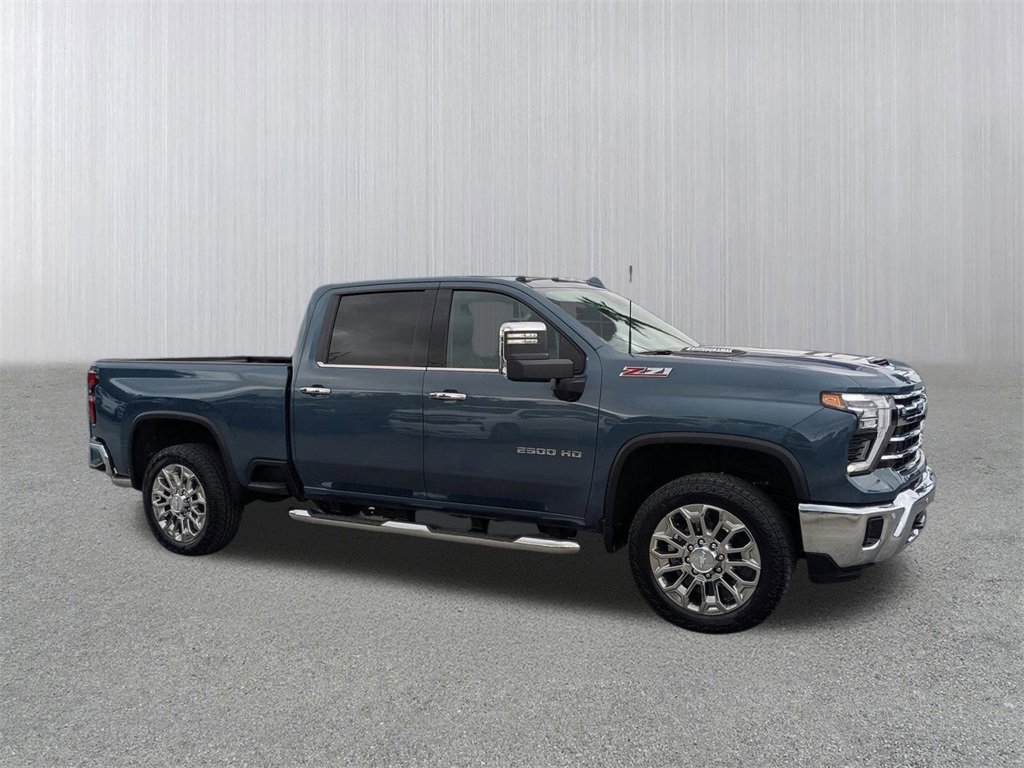 2026 Chevrolet Silverado HD LTZ's photo