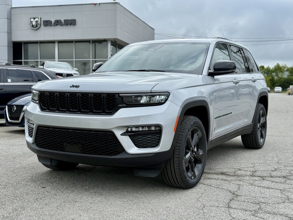 2025 Jeep Grand Cherokee Limited photo 2