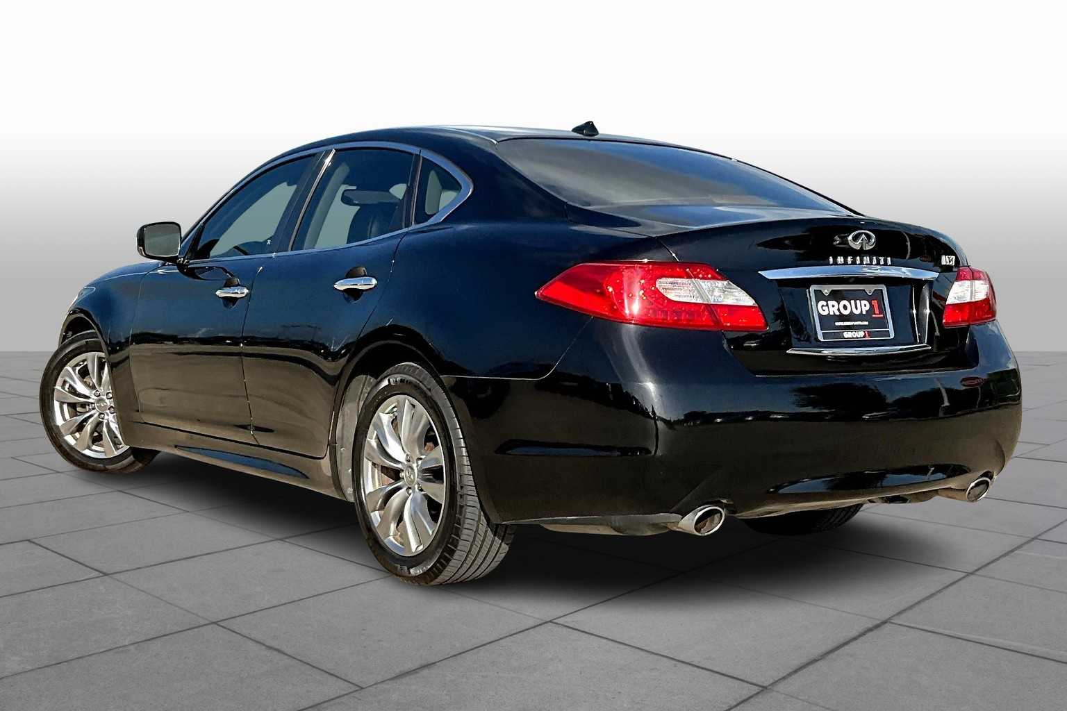 2011 Infiniti M37 photo 10