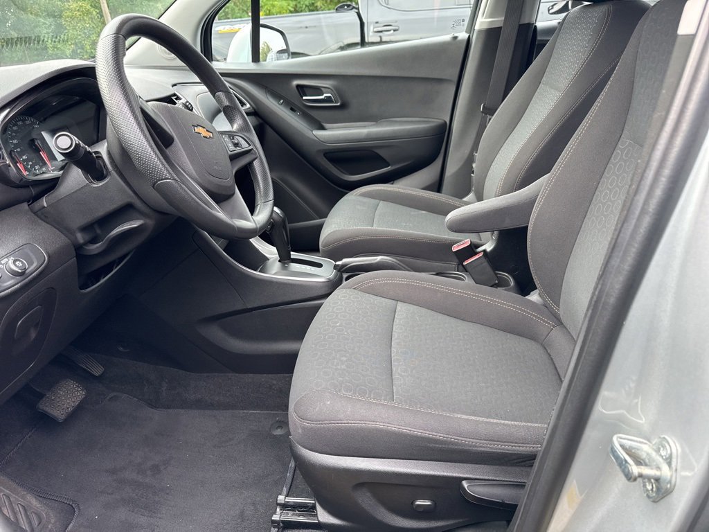 2020 Chevrolet Trax LS photo 5
