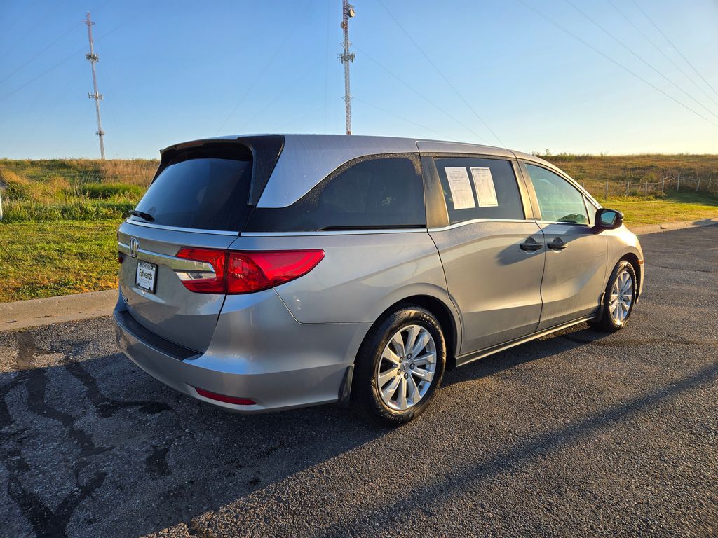 2019 Honda Odyssey LX photo 3