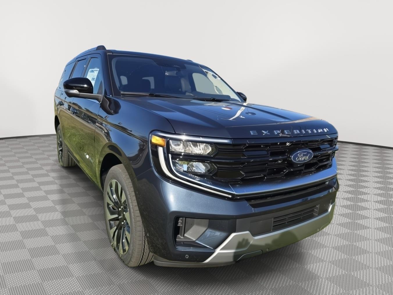 2025 Ford Expedition Platinum's photo