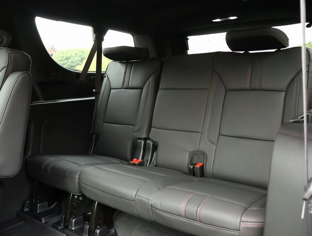 2025 Chevrolet Suburban RST photo 23