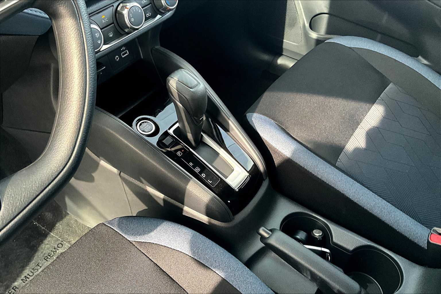 2025 Nissan Versa SV photo 10