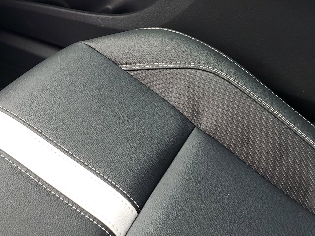 2025 Toyota Camry SE photo 21