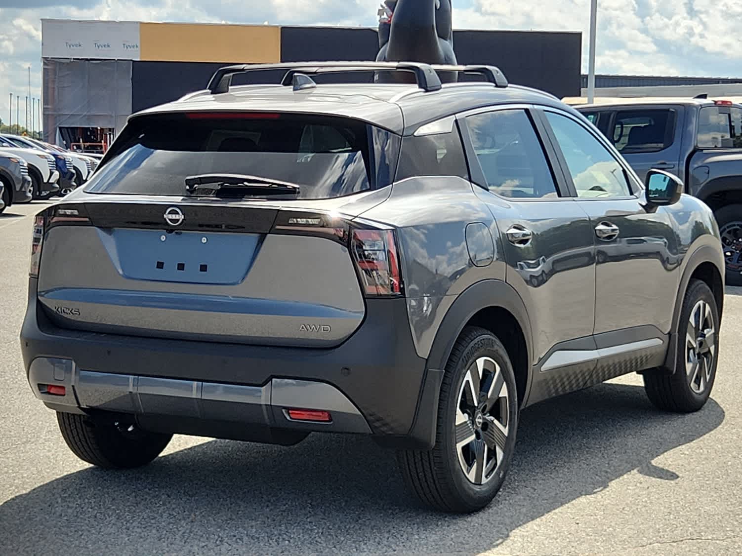2025 Nissan Kicks SV photo 3