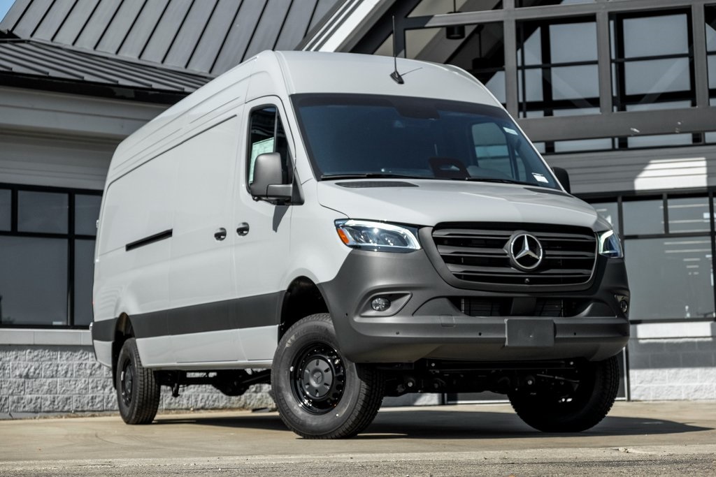 2025 Mercedes-Benz Sprinter Cargo Van Base's photo
