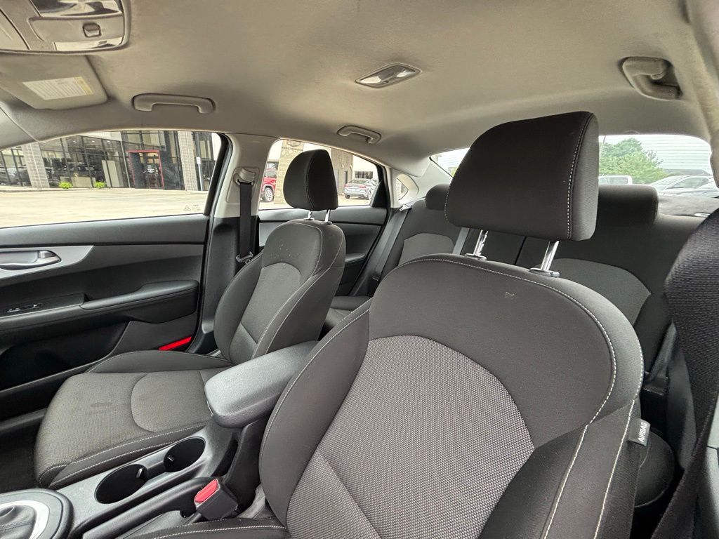 2023 Kia Forte LXS photo 12