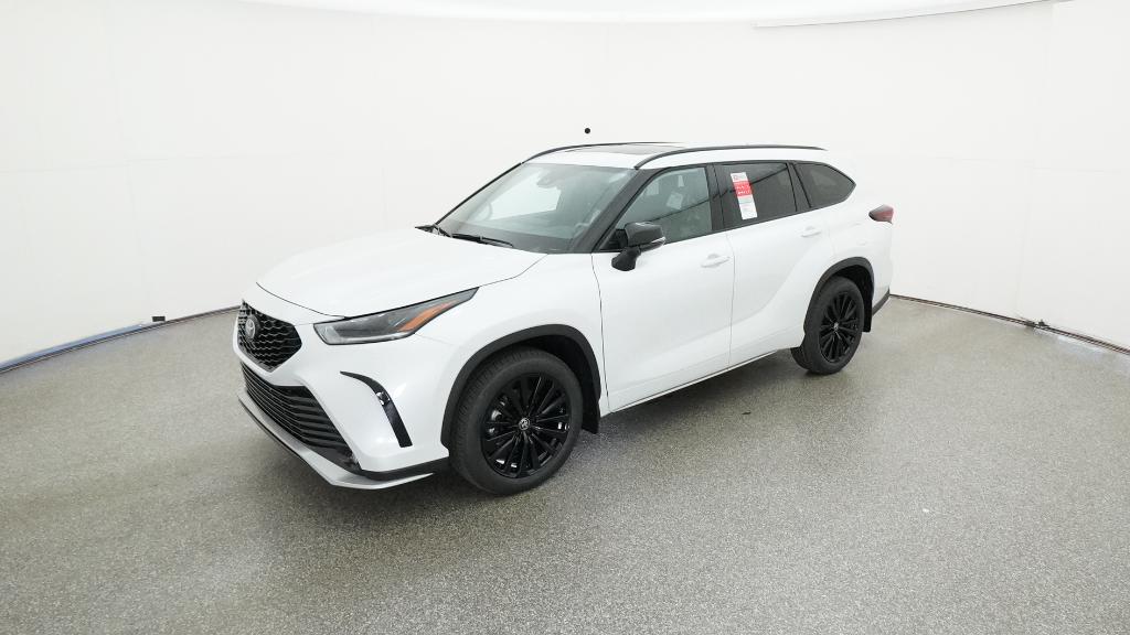 2026 Toyota Highlander XSE's photo