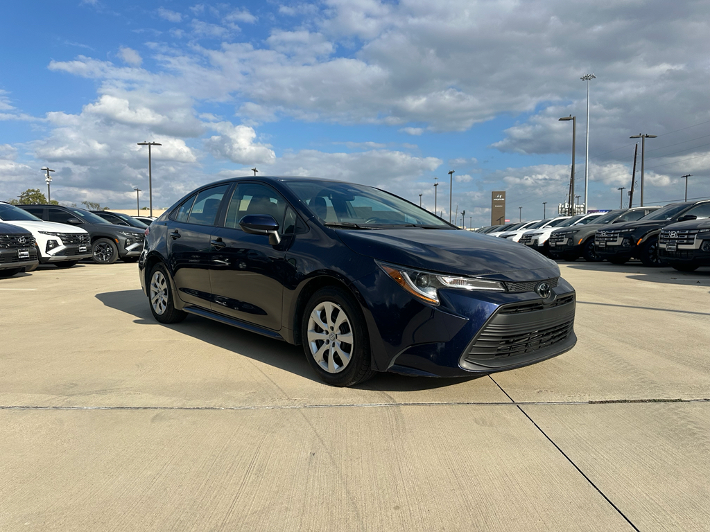 2024 Toyota Corolla LE photo 2