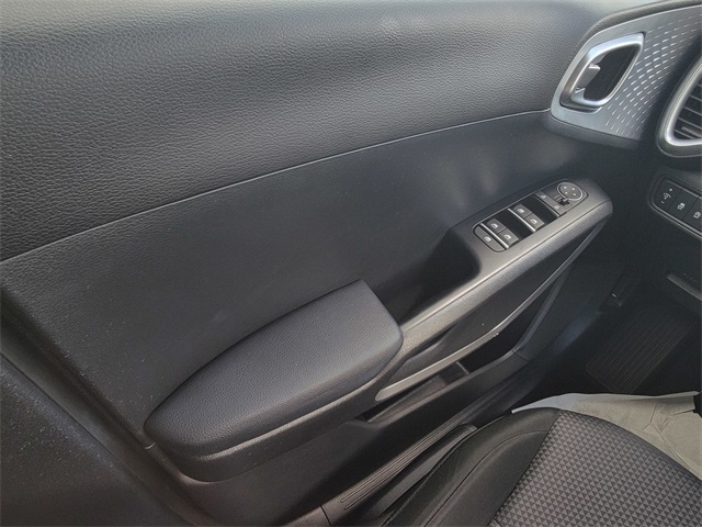 2023 Kia Soul LX photo 29