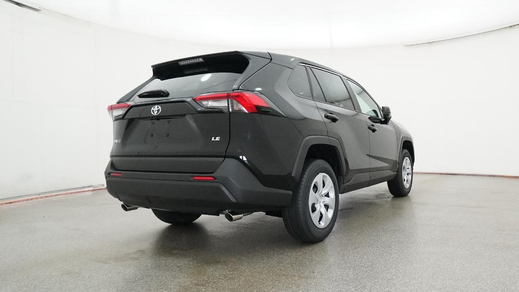 2025 Toyota RAV4 LE photo 4