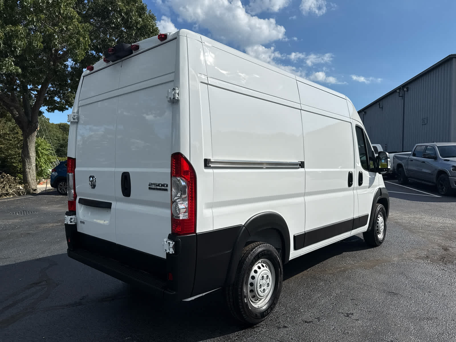 2025 Ram ProMaster 2500 photo 2
