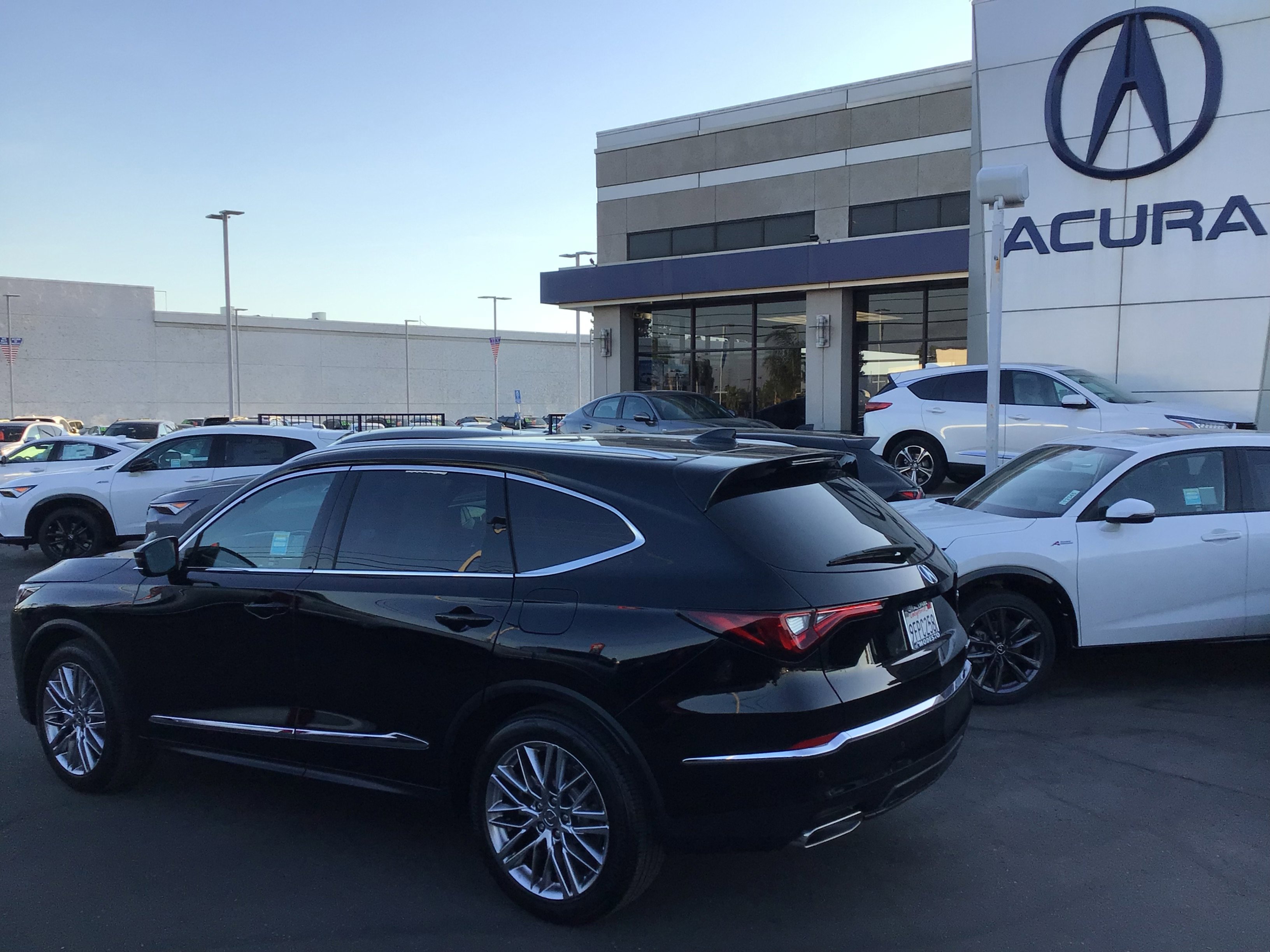 2023 Acura MDX SH-AWD Advance photo 7
