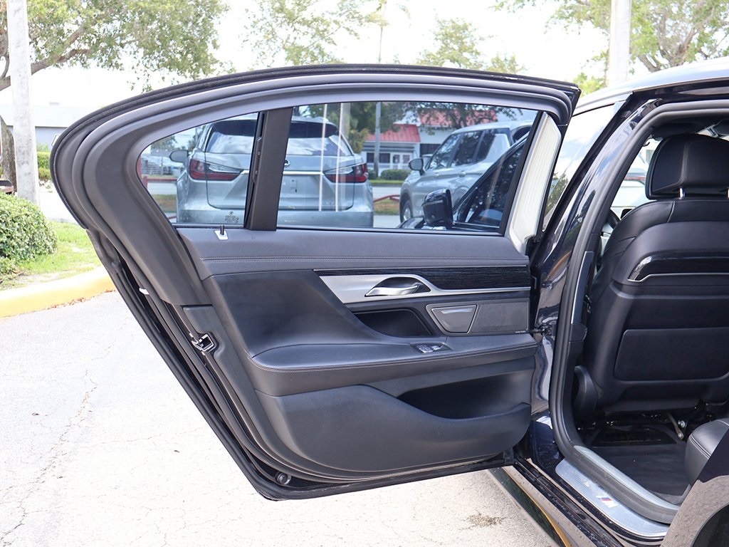 2020 Bmw 740i xDrive Sedan photo 21