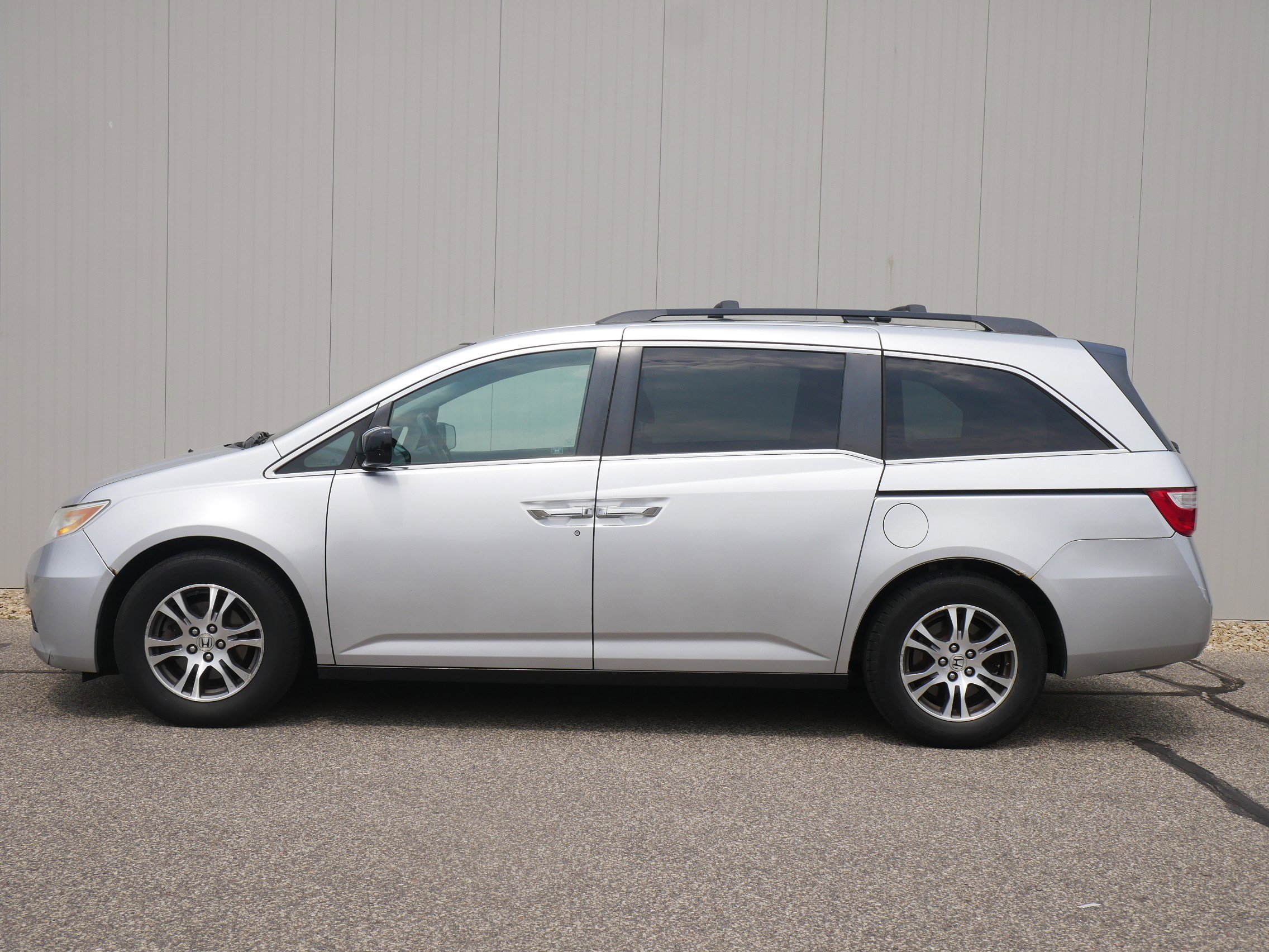 Used 2011 Honda Odyssey EX with VIN 5FNRL5H47BB035190 for sale in Hastings, Minnesota