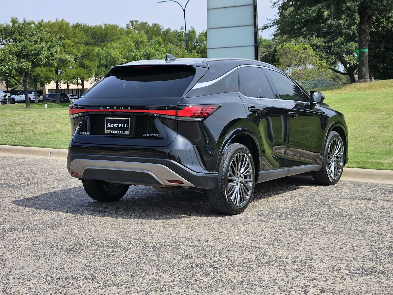 2023 Lexus RX 350 Luxury photo 4