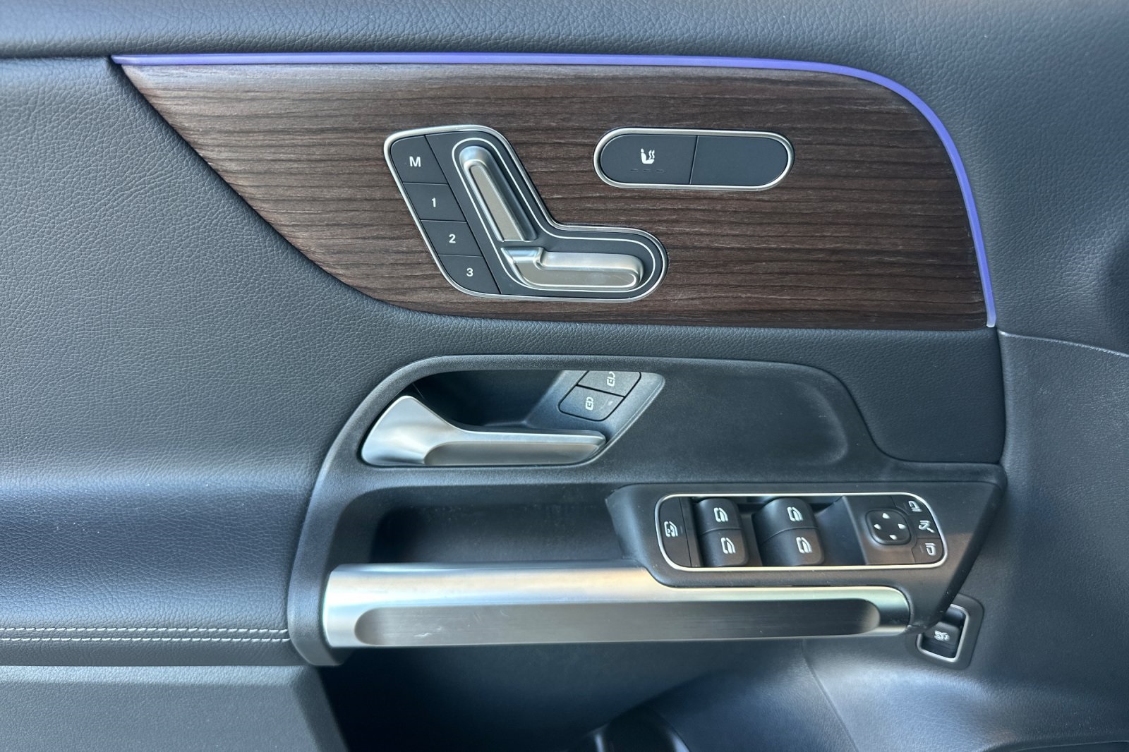 2025 Mercedes Benz GLB 250 4MATIC photo 10