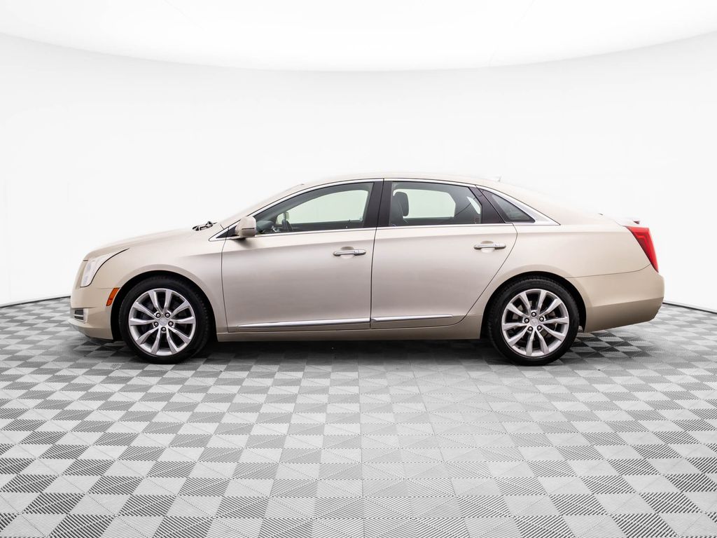 2016 Cadillac XTS Luxury photo 2