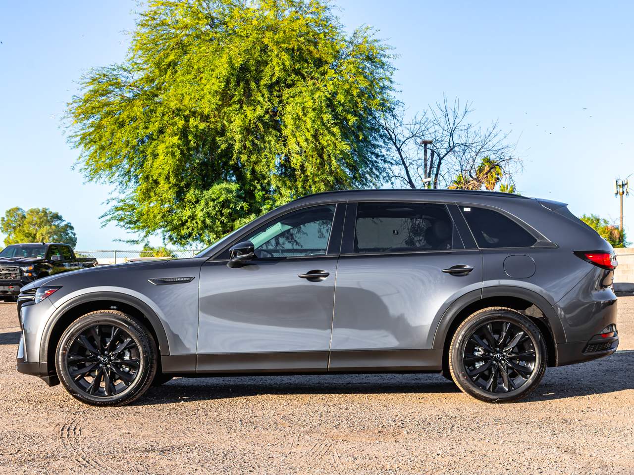 2025 Mazda CX-90 Plug-in Hybrid Premium S photo 2