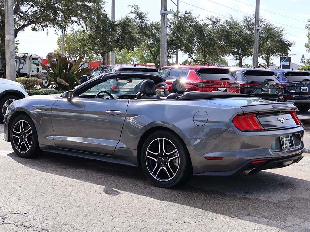 2022 Ford Mustang EcoBoost Premium photo 5