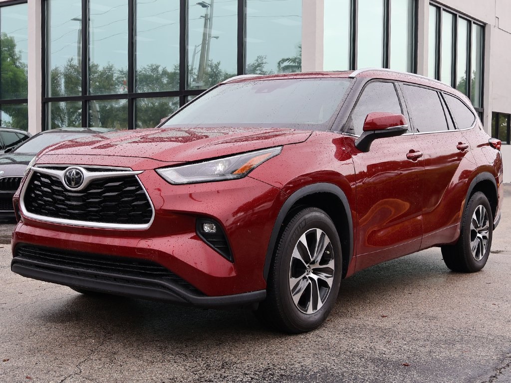 2022 Toyota Highlander XLE photo 4