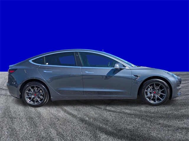 2019 Tesla Model 3 Standard Range Plus photo 3