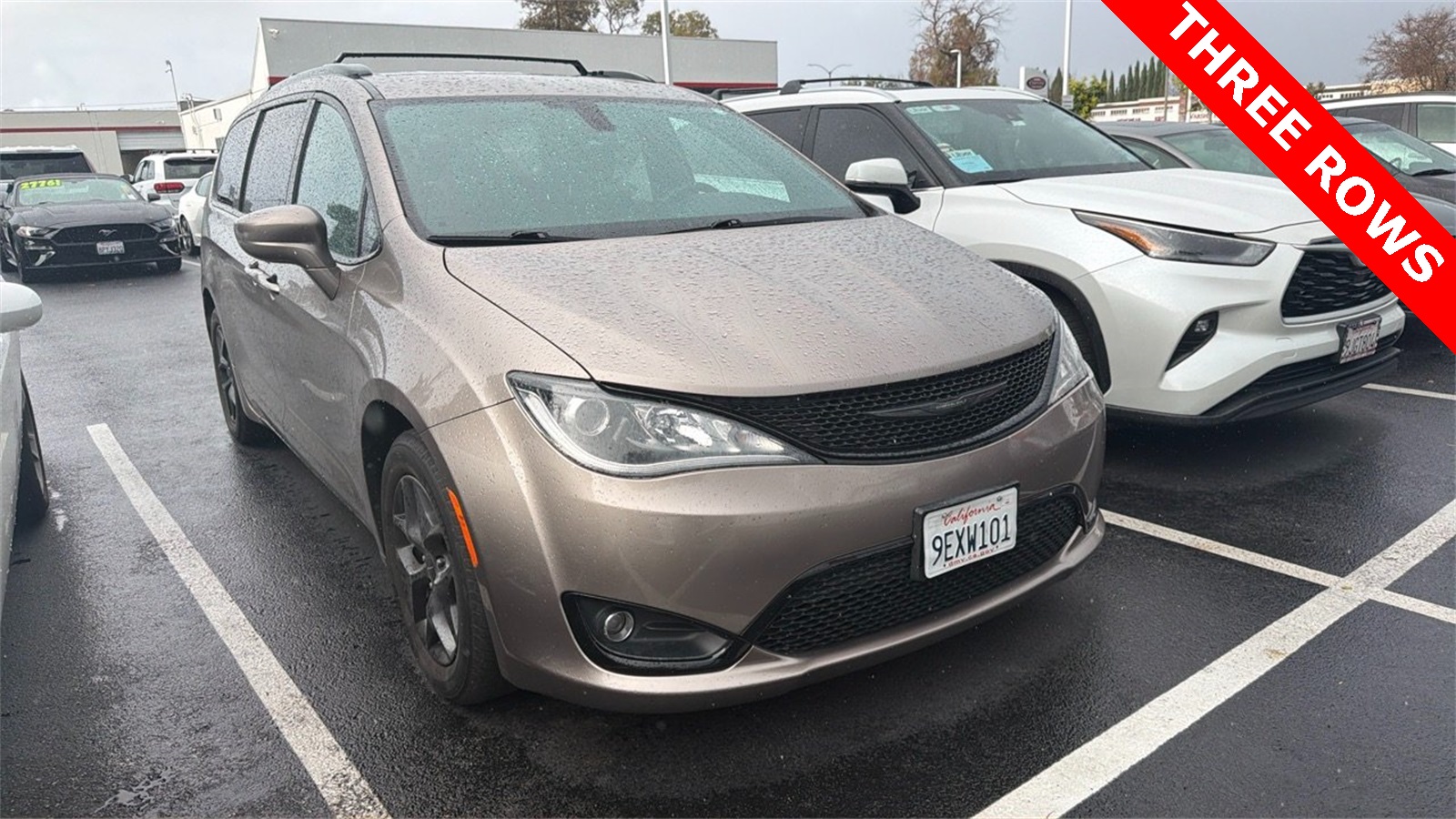 2018 Chrysler Pacifica Touring L's photo