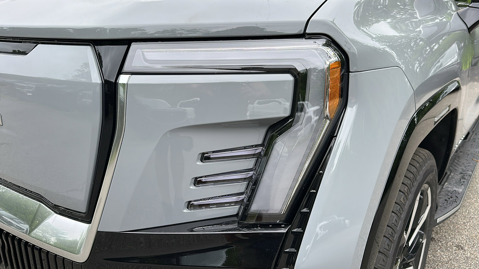 2025 Gmc Sierra EV Denali photo 4