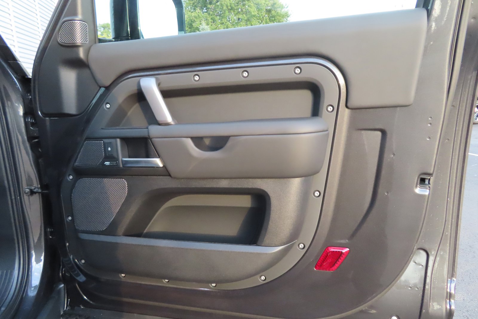 New 2024 Land Rover Defender V8 Sport Utility in Peoria 2457804