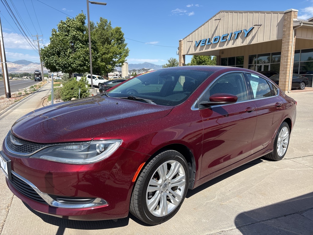 2015 Chrysler 200 Limited photo 3