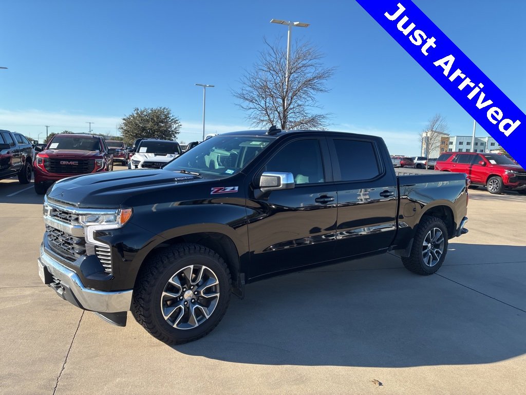 2024 Chevrolet Silverado 1500 LT's photo