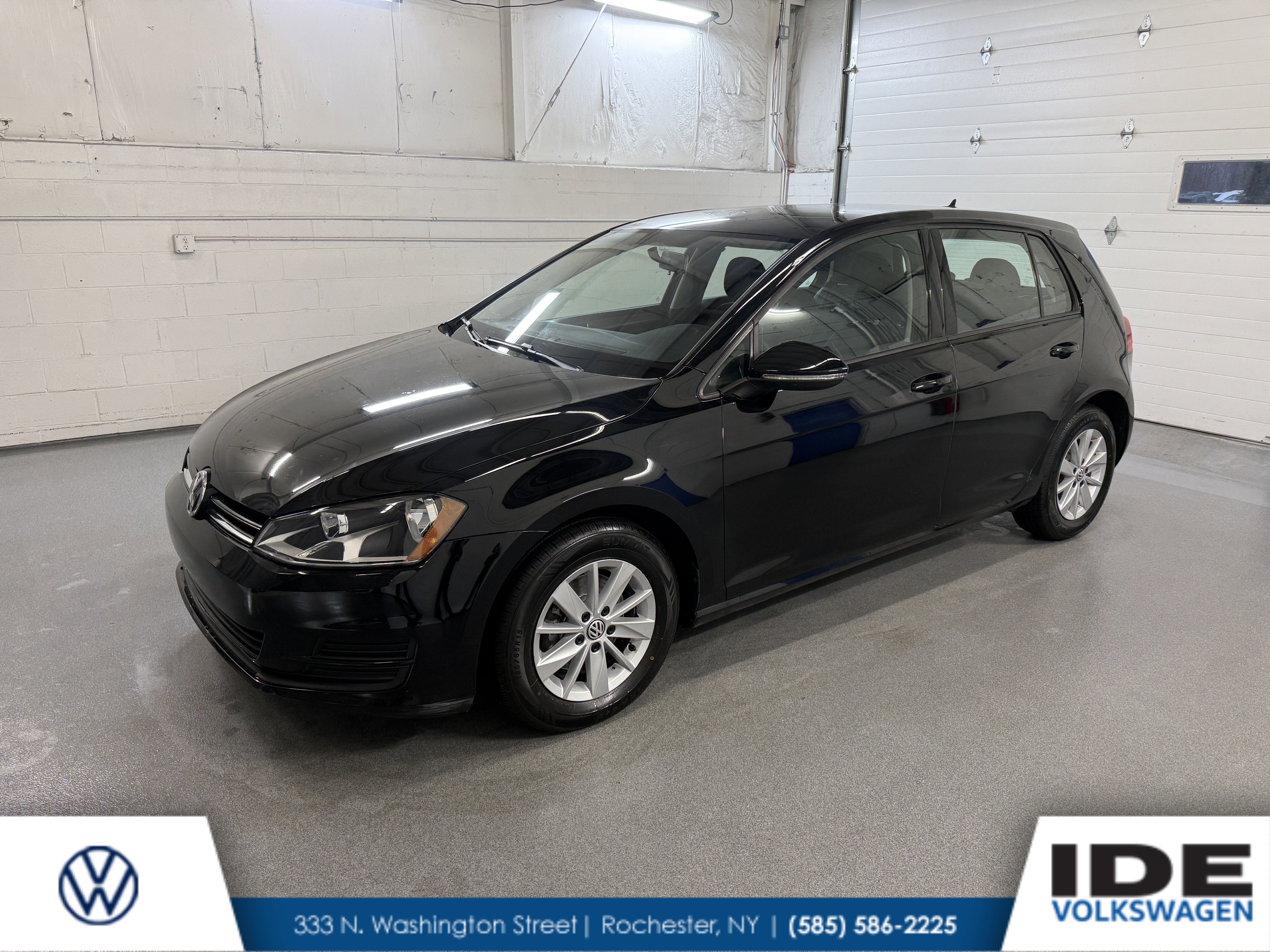 2016 Volkswagen Golf TSI S