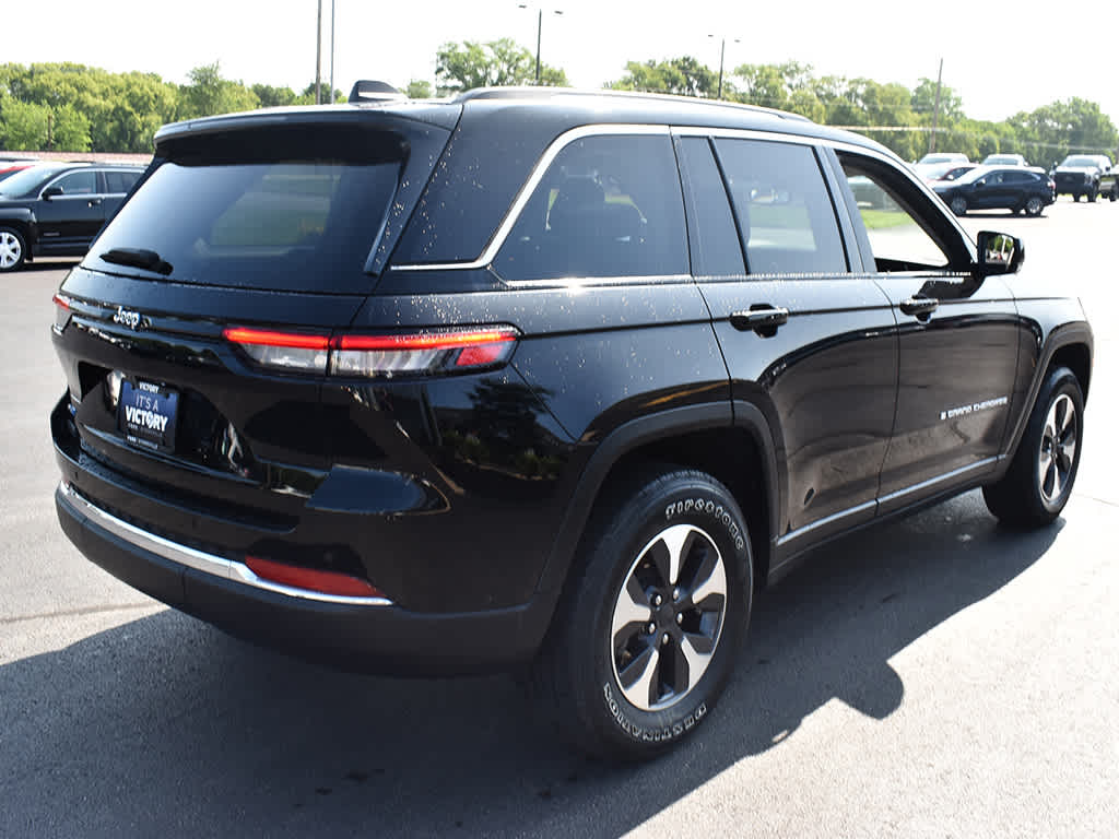 2023 Jeep Cherokee 4xe photo 15
