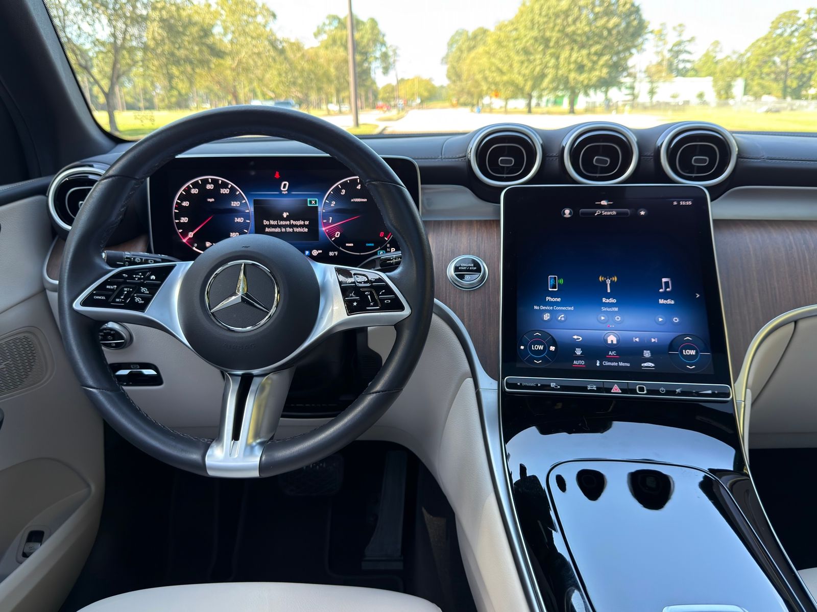 2024 Mercedes Benz GLC 300 4MATIC photo 2