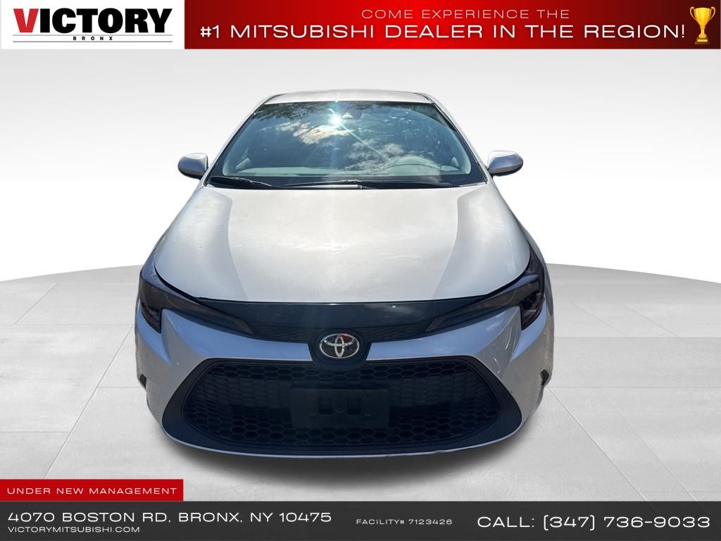 2021 Toyota Corolla LE photo 2