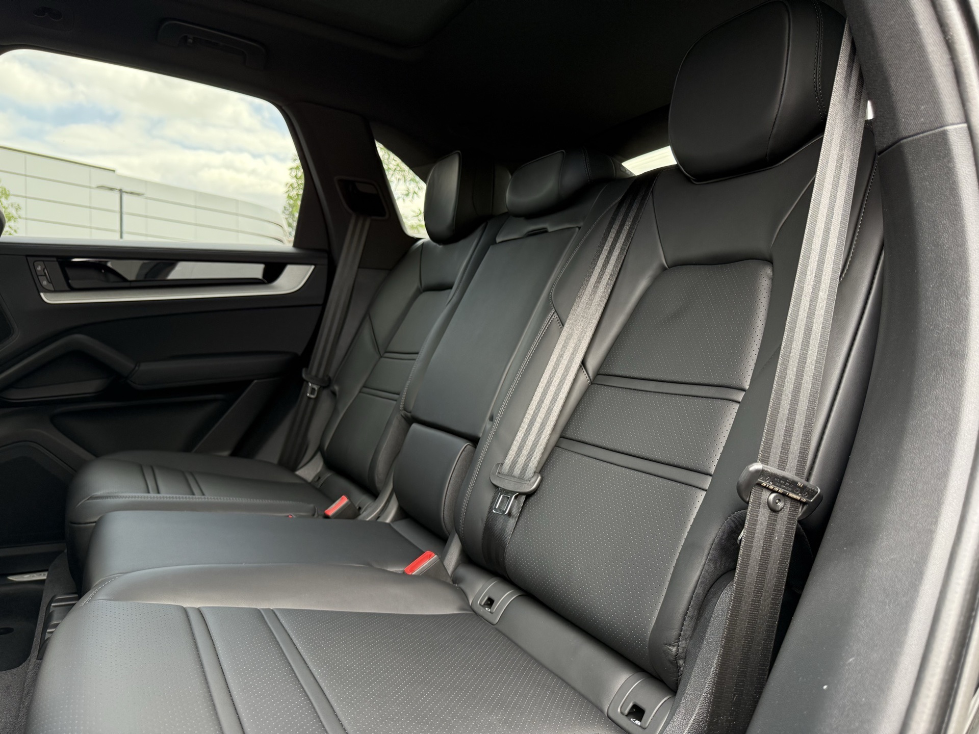 2025 Porsche Cayenne E-Hybrid S photo 25