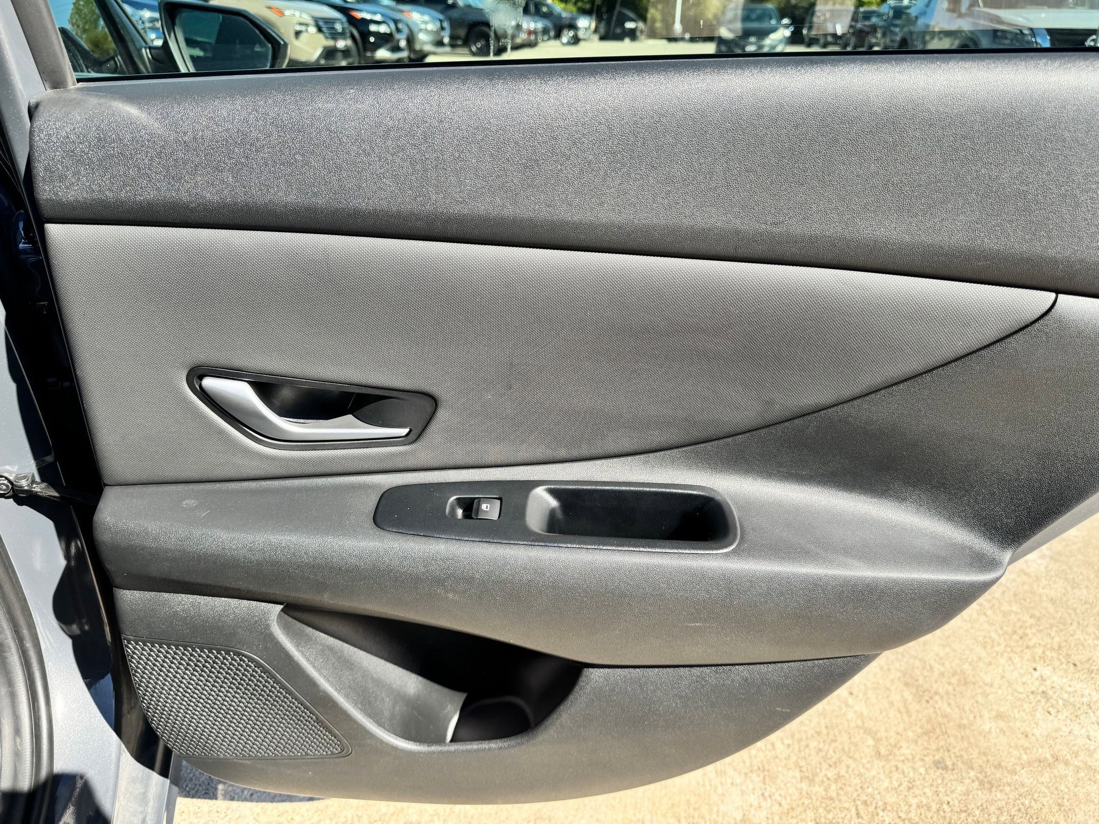 2025 Hyundai Elantra SEL Convenience photo 24