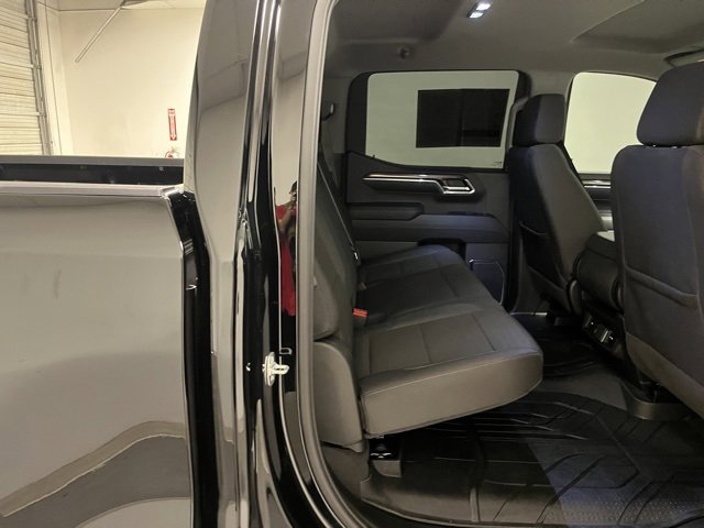 2025 Chevrolet Silverado 1500 LT photo 3