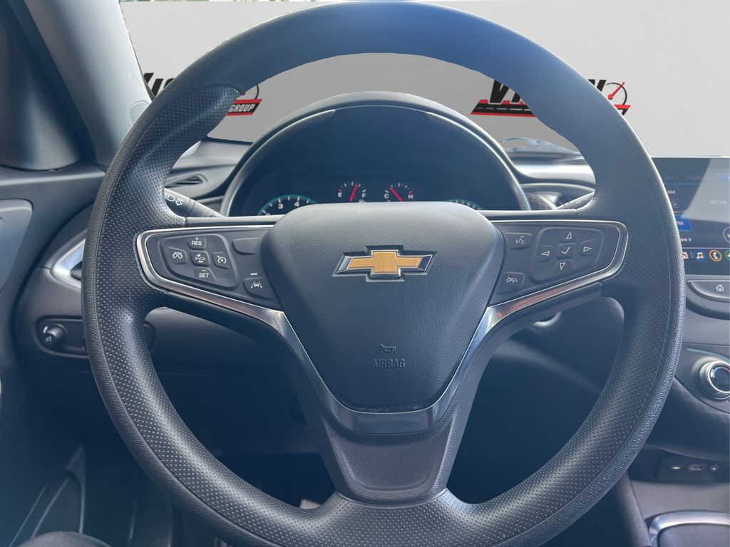 2025 Chevrolet Malibu 1LT photo 18