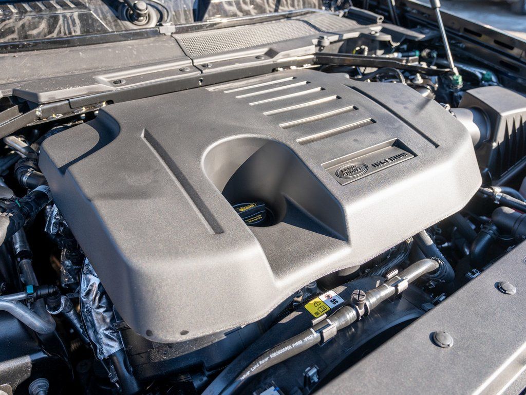 2025 Land Rover Defender 110 S photo 22