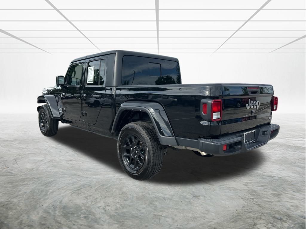 2023 Jeep Gladiator Overland photo 6