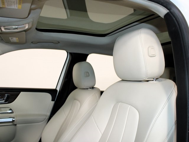 2020 Mercedes Benz GLB 250 photo 20