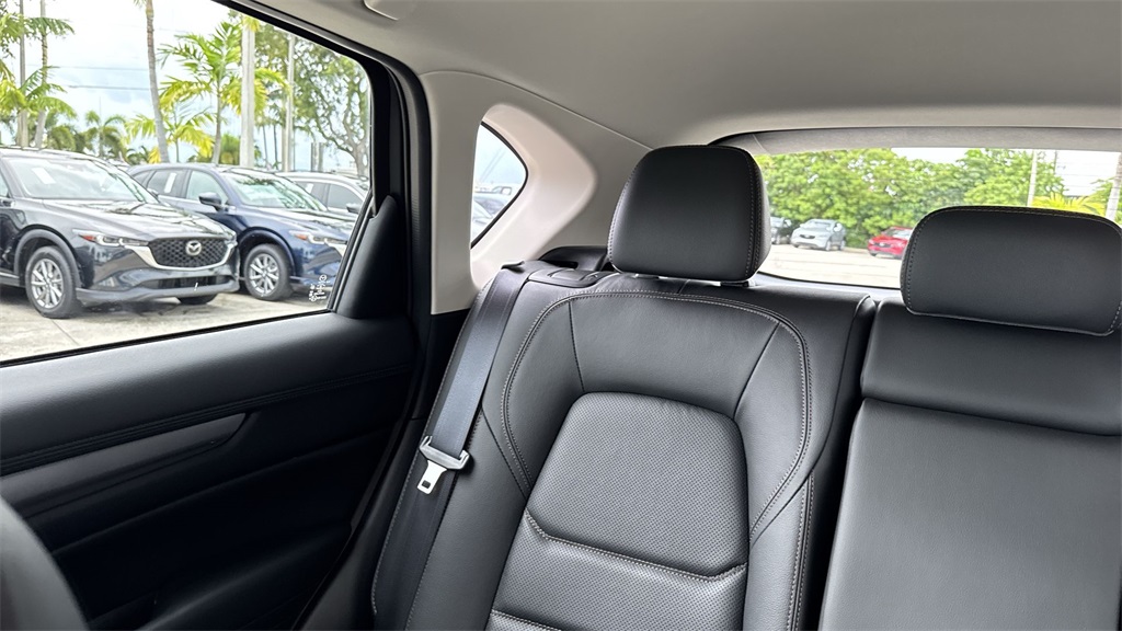 2023 Mazda CX-5 2.5 S Preferred photo 16