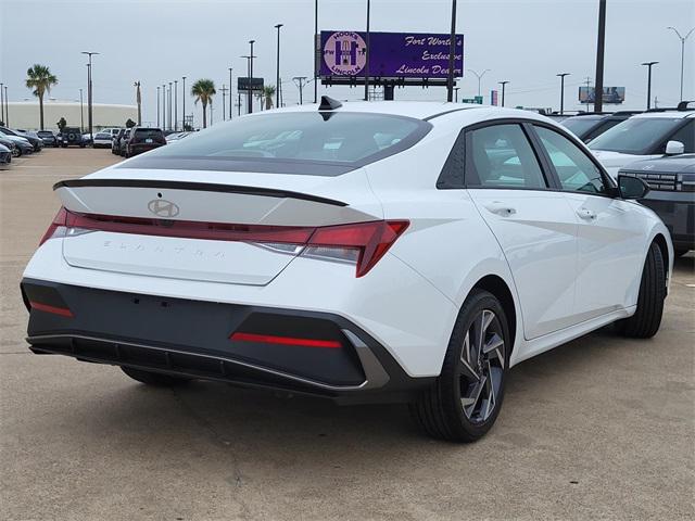 2025 Hyundai Elantra SEL Sport photo 3