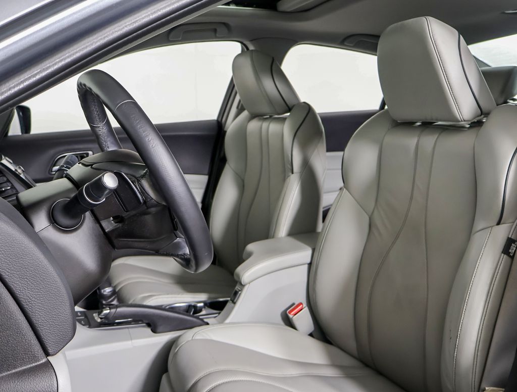 2019 Acura ILX Premium photo 7